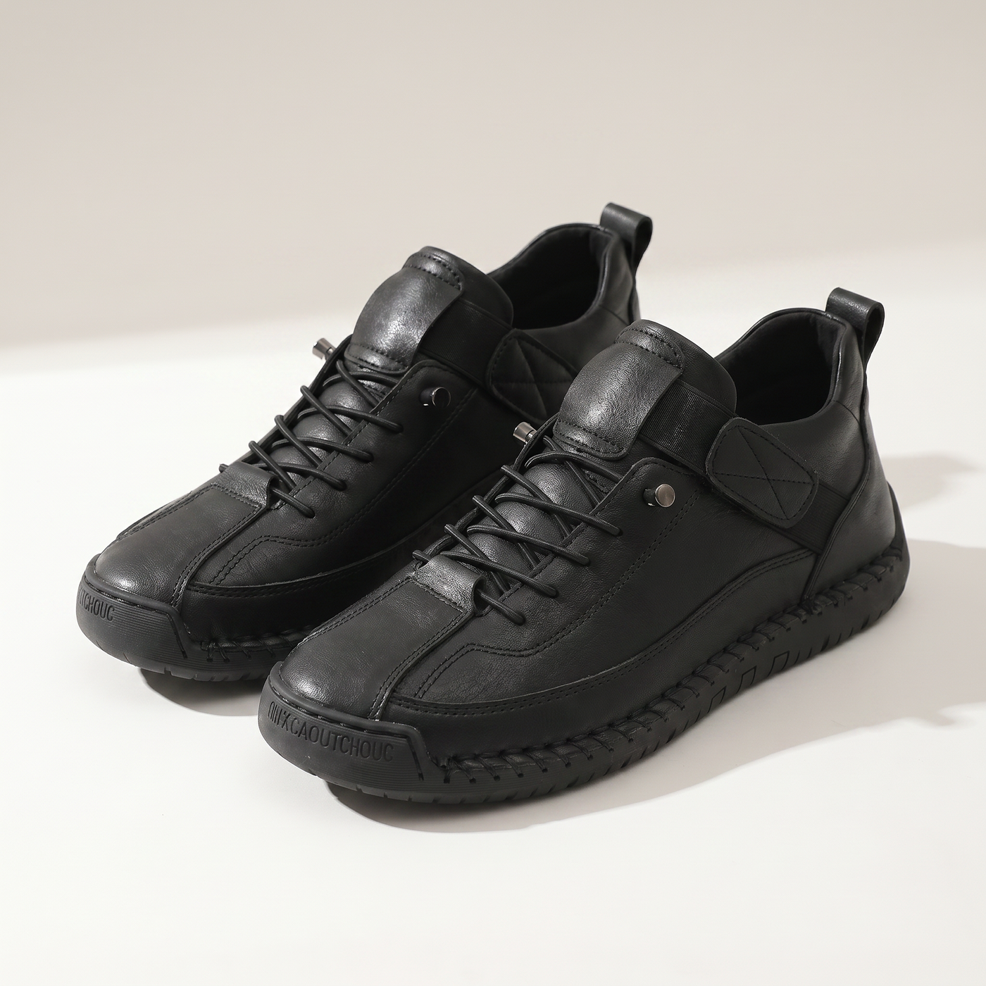 Evelyn Comfortable Supportive Sneakers - Black mannequin product-only image